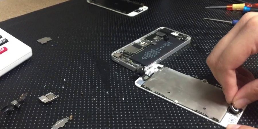 iPhone-Screen-Needs-Urgent-Repair